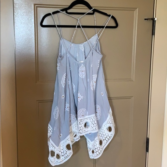 Strappy tank with a flowy look. - Picture 2 of 2